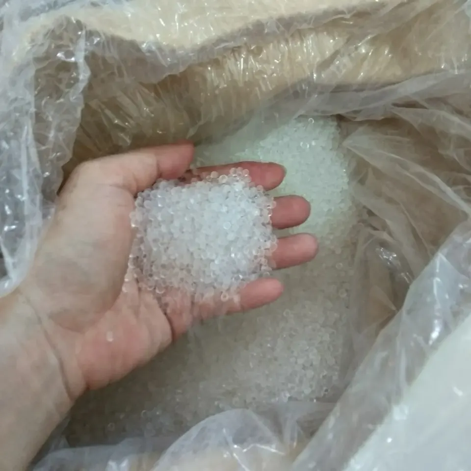Hạt hút ẩm Silica gel đang sử dụng